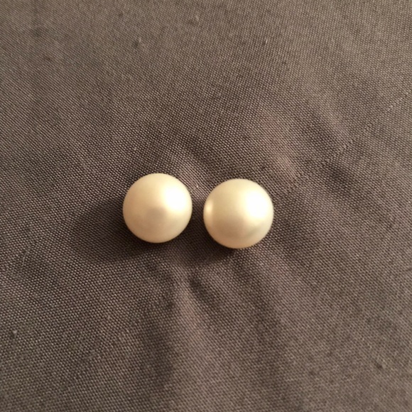 Jewelry - Real freshwater pearl earrings